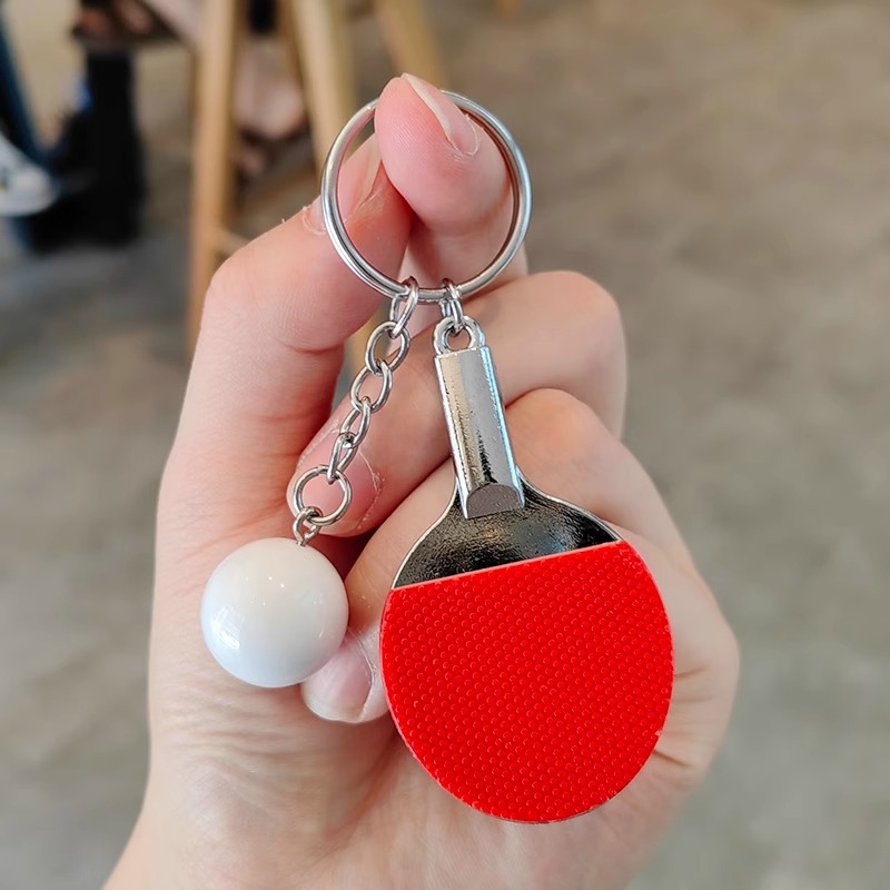 Table Tennis Keychain - クリエイティブなシミュレーション卓球ラケット、キュートな車のキーホルダーバッグデコレーション、ファン記念品、小さなギフトアクセサリー