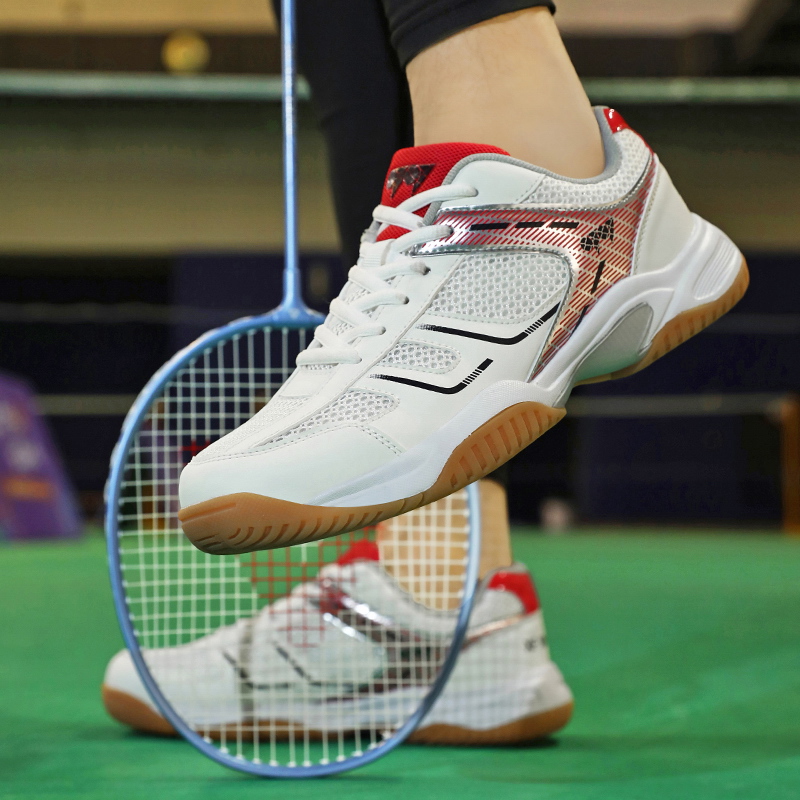 新しいバドミントンシューズ男性女性抗ねじれクッション男性のス - Table Tennis Court のレビューと価格